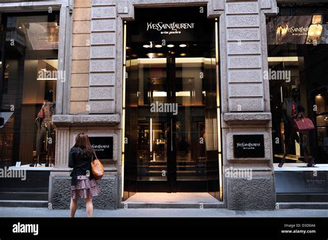 outlet yves saint laurent milano